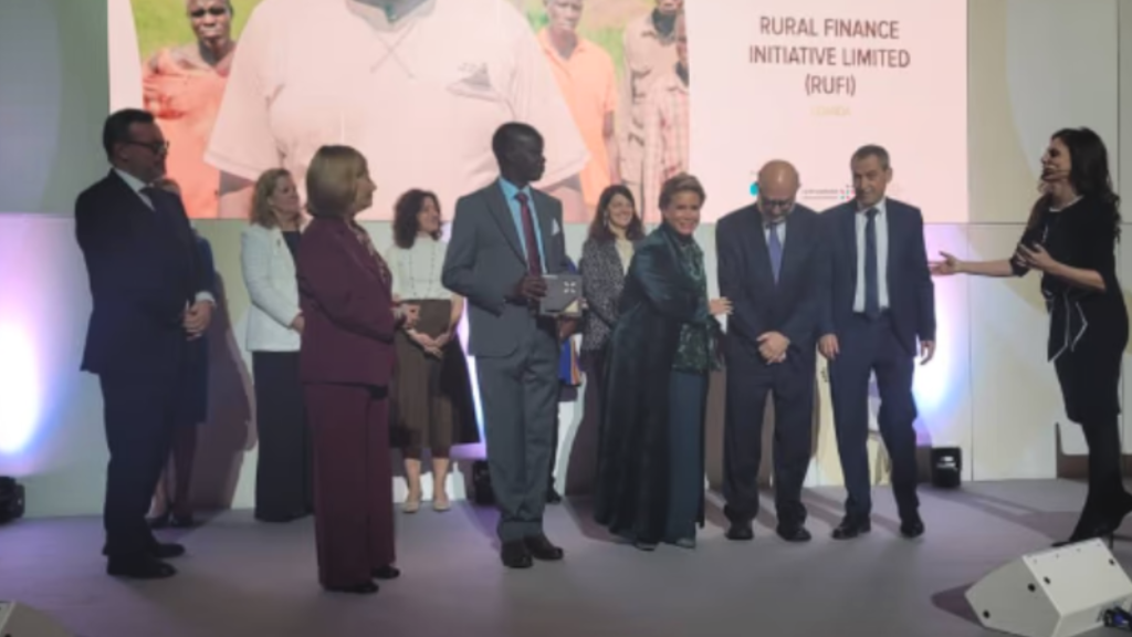 RUFI IMAGE DURING AWARD